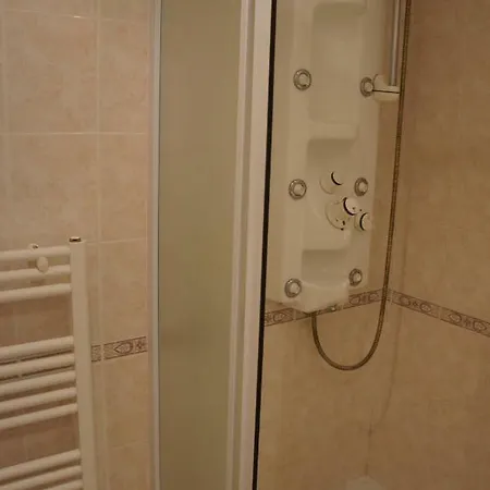 Moresby Apartment *
